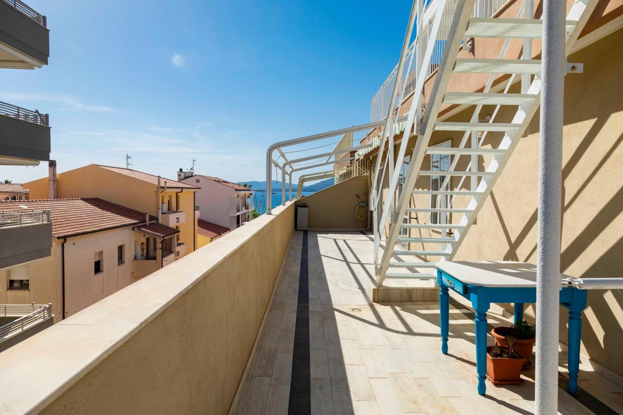 Lovealghero Stanze In Attico Vista Mare Exterior foto